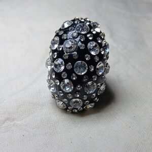 Vintage Dazzling Black and Silver Crystal Ring